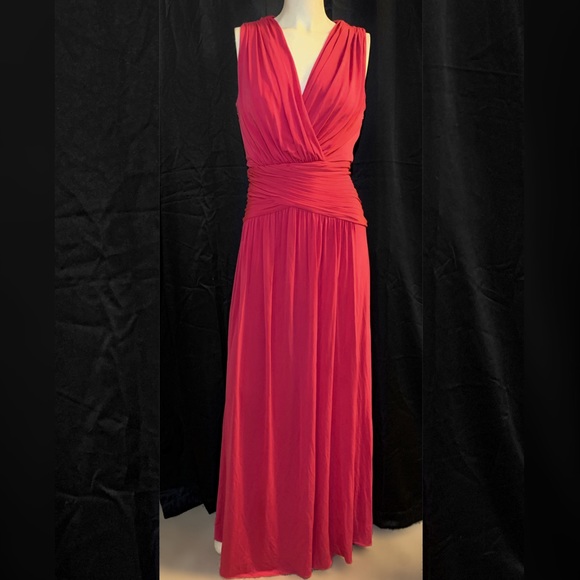 BCBG MaxAzria Magenta Maxi Dress💕 - Picture 2 of 2